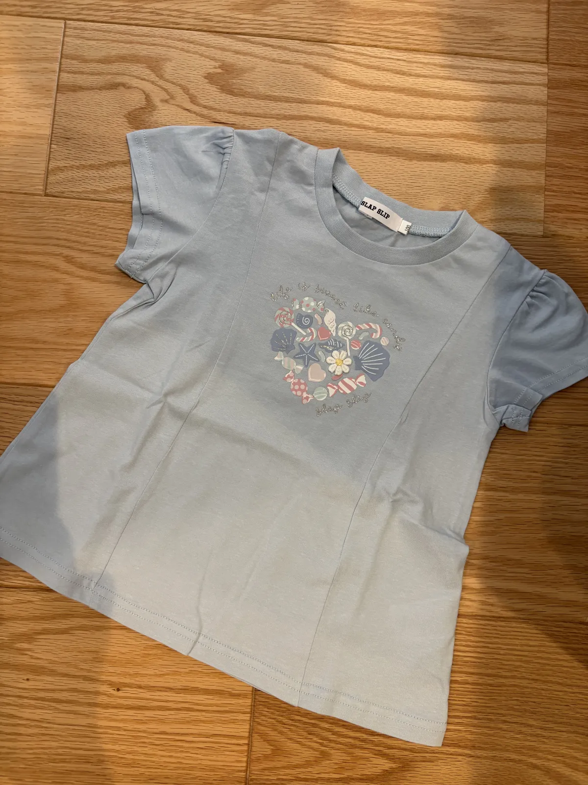 着心地は優秀、でも刺繍と首元は要注意な女の子向け夏Tシャツ